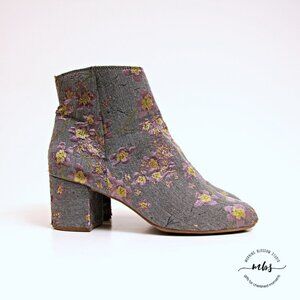 Zigi Soho Nydia Floral Embroidered Boots